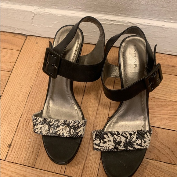 Preloved Tahari Garance Black & White Leather Sandals - Picture 7 of 7